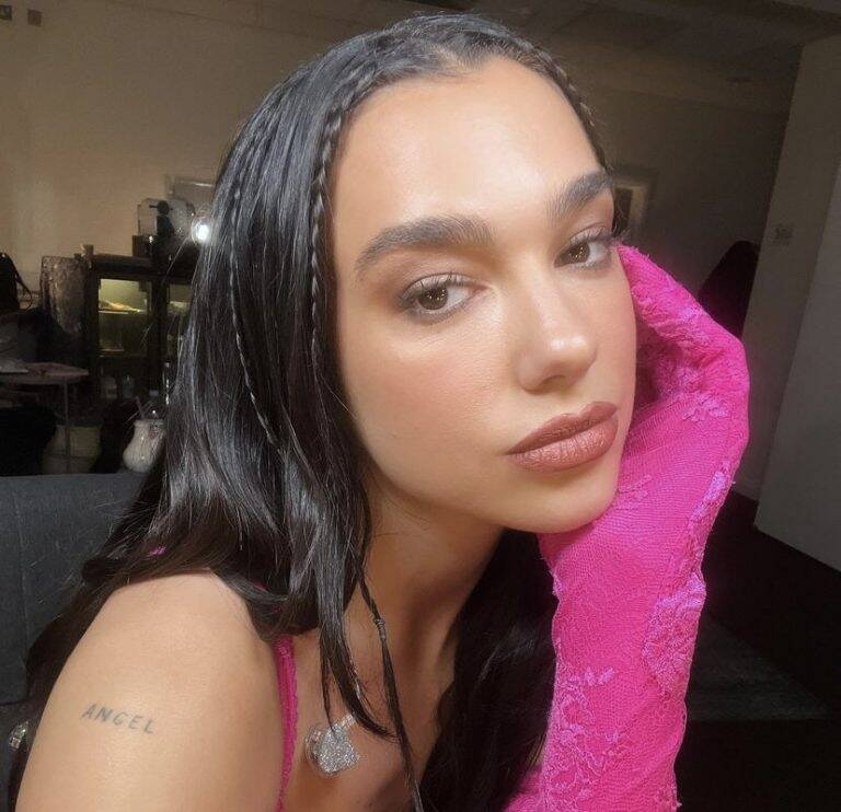 Cher responds to the comparison with Dua Lipa on social media