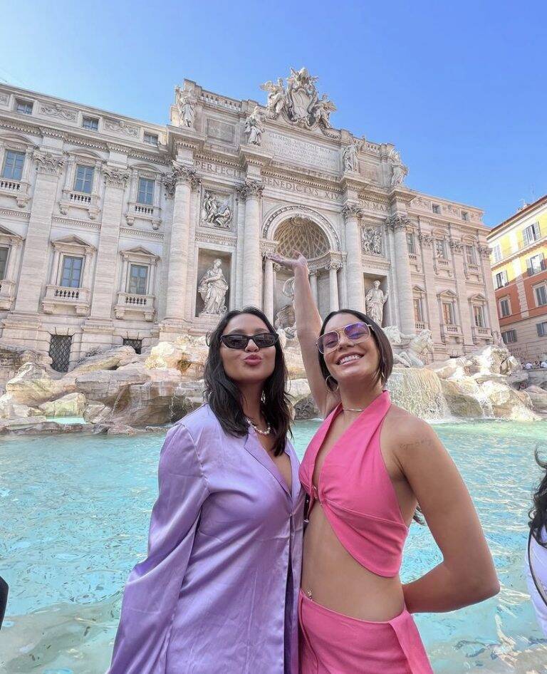 Vanessa Hudgens enjoys trip to Italy with her sister