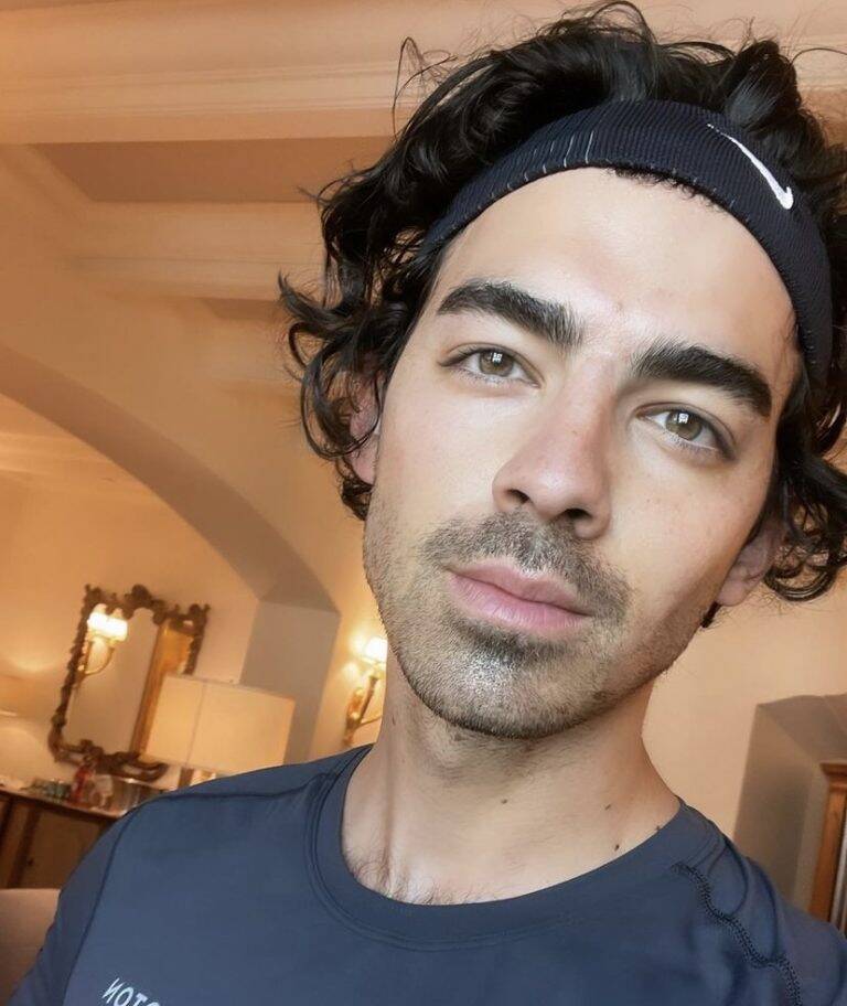 Joe Jonas says he’s in favor of cosmetic procedures: “We’re all getting old”