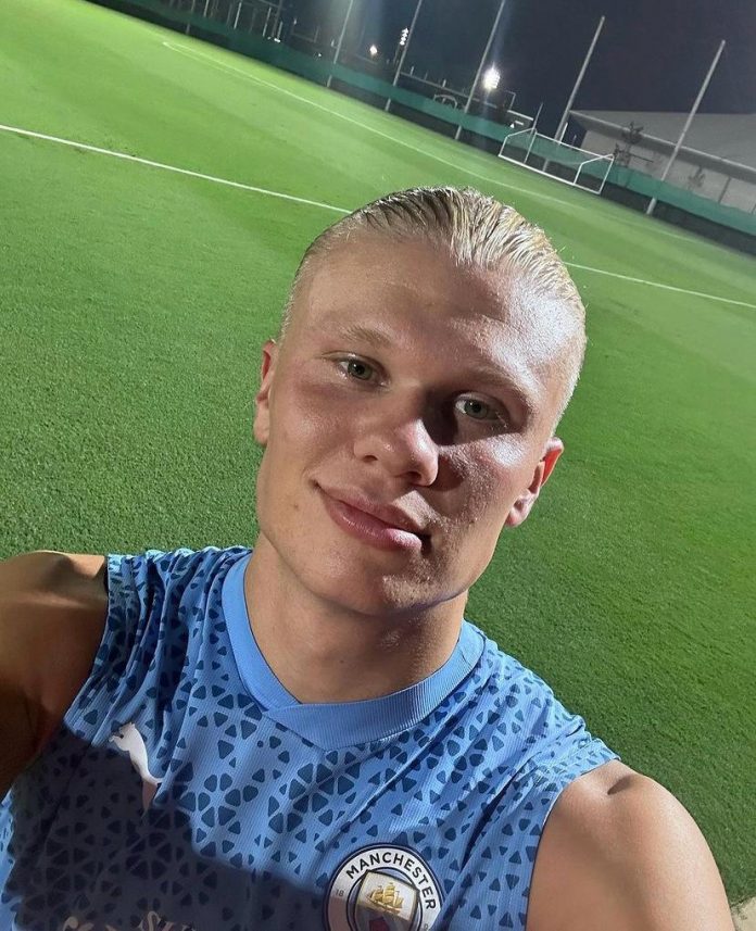 Manchester City striker Erling Haaland will return to training this Thursday (14), according to manager Pep Guardiola.(Photo: Instagram)