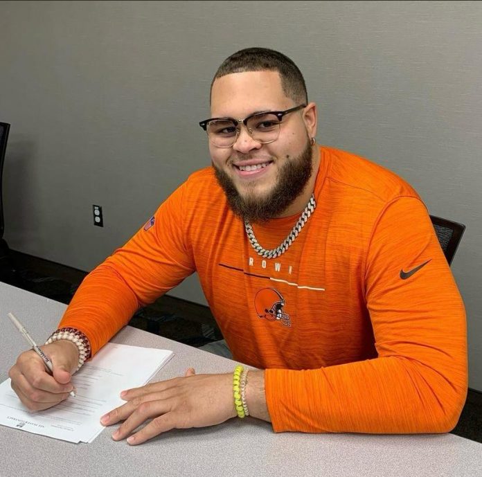 This Monday (12), the Browns released a statement announcing that left tackle Jedrick Wills underwent knee surgery and will miss the rest of the season.  (Photo: Instagram)