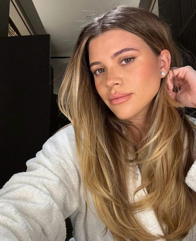 Sofia Richie says she’s “so afraid of getting stretch marks” during her pregnancy